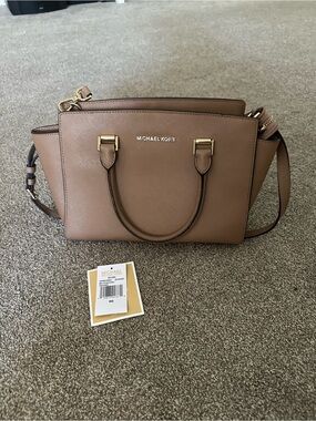 Michael Kors Selma Satchel in Khaki